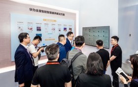 华为鸿蒙智家亮相2025广州国际住博会 引领空间智能化产业升级